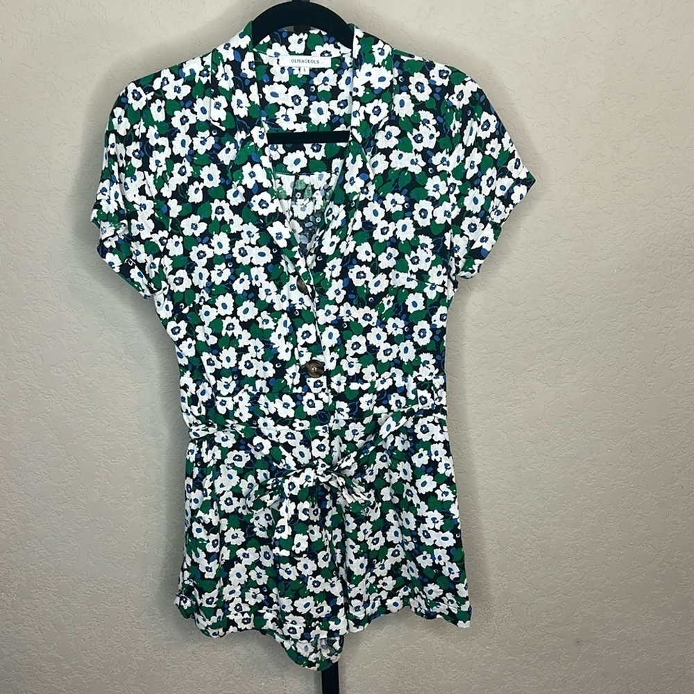 284 - Olivaceous NWOT Blue/Green/White Shorts Romper, Size Large
